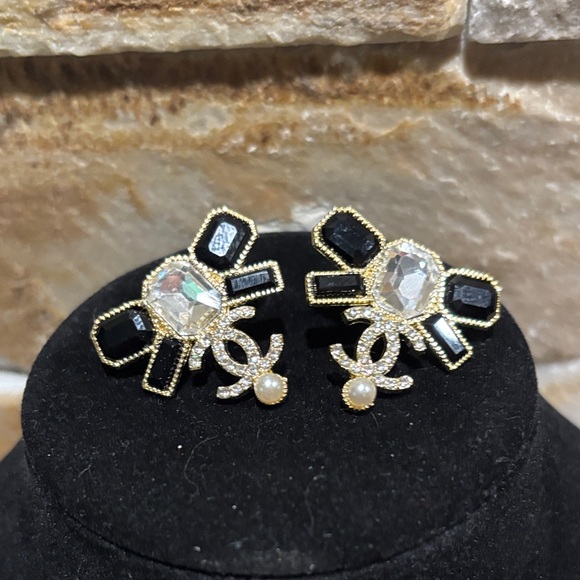 The Unbranded Brand Jewelry - Gold and Black Crystal CC Earrings